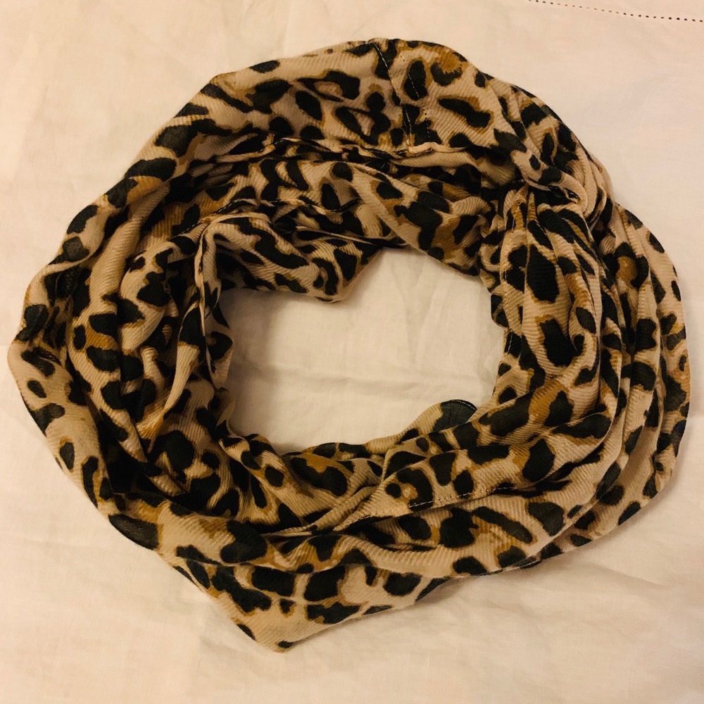 Leopard Print Infinity Scarf **Light Weight*